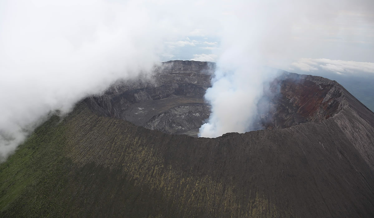 9 Days Virunga, Nyiragongo and Kahuzi-Biega Safari, DRC Tours